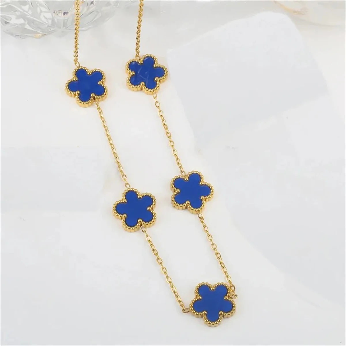 Gold-Plated Five-Leaf Flower Earring, Necklace & Bracelet Set – Elegant Jewelry Gift for Women.